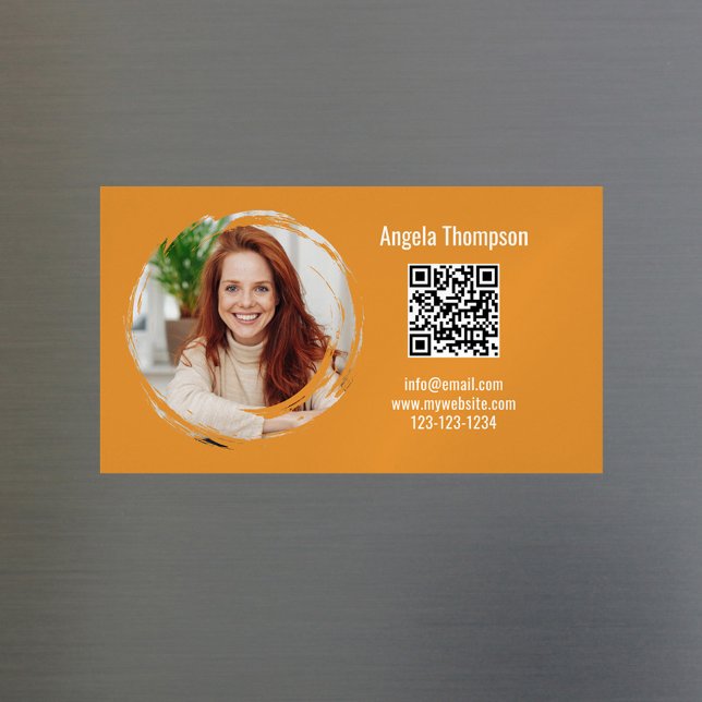 Cartão De Visitas Magnético Photo QR Code Orange Modern Magnetic  (Business card magnet with scannable QR code. )