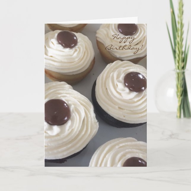 Cartão Deliciosos Cupcakes de Aniversário (Frente)
