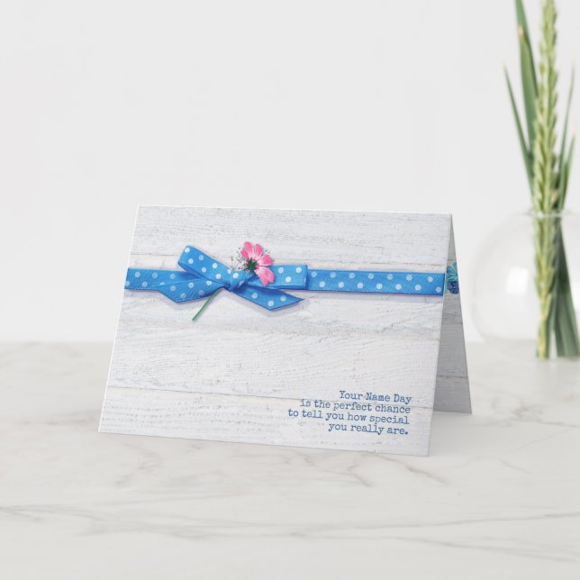 Cartão Dia da margarida na faixa de bolinhas (Frente)