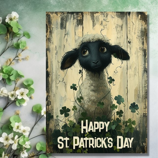 Cartão Dia de São Patrício de cordeiro e camarões (Front - Cute Lamb and Clovers St Patrick's Day Card)