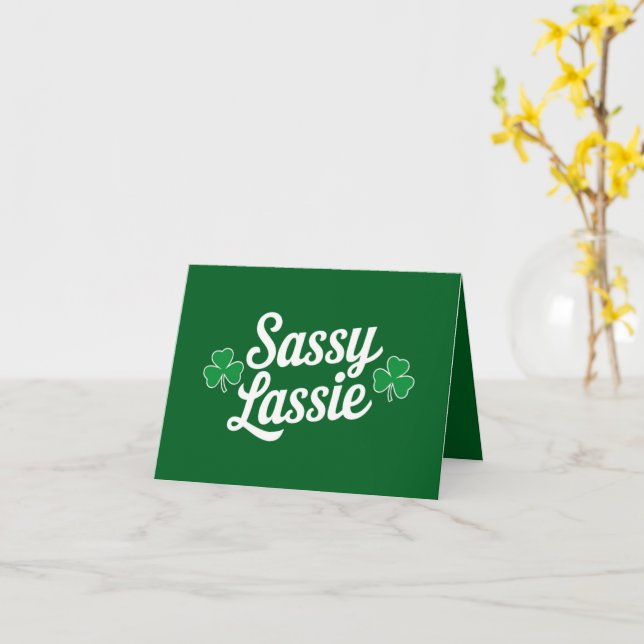 Cartão Dia de São Patrício Sassy Lassie Funny Irlandês (Flor Amarela)