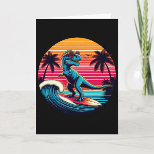 Cartão Dinossauro Engraçado Surfando Pôr do Sol Retro Hom