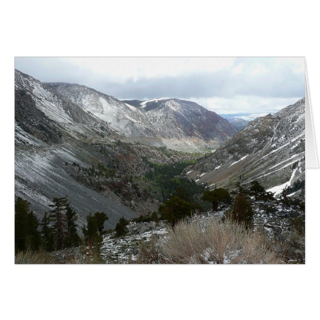Cartão Dirigindo pelas montanhas Snowy Sierra Nevada (Frente Horizontal)