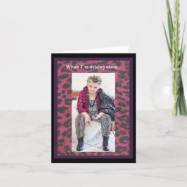 Cartão Dirigindo sozinho e recebendo a placa LOST