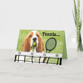 Cartão do Basset com raquete e bola de tênis