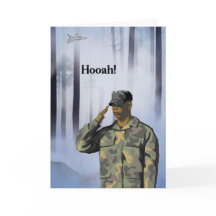 Cartão do Exército Hooah com Homem Salutando Árvor