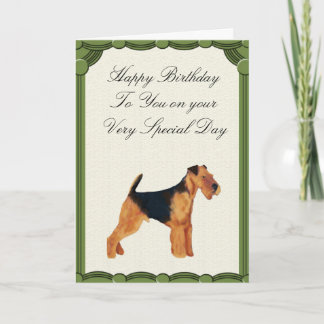 Cartão do feliz aniversario de Airedale Terrier