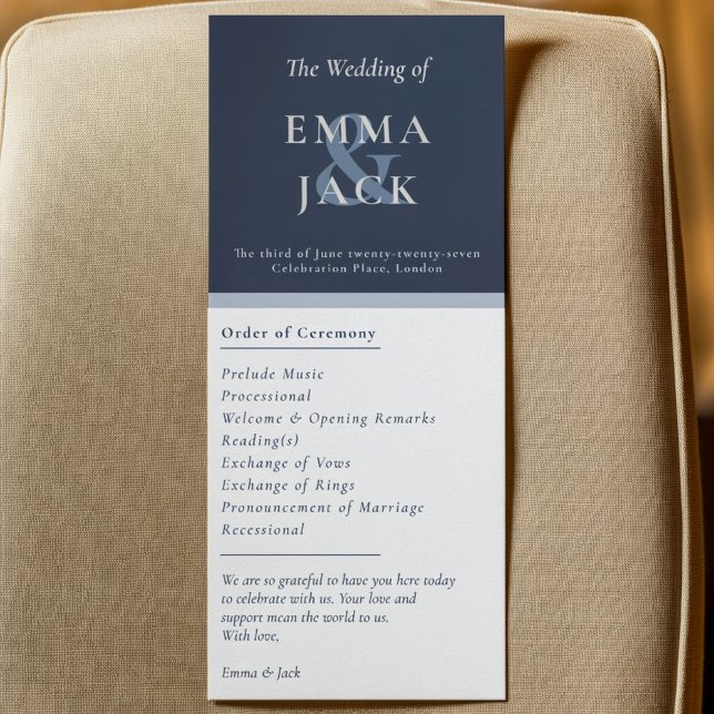 Cartão do programa de casamento de nomes de ampers (Elegant blue ampersand names wedding program card.)