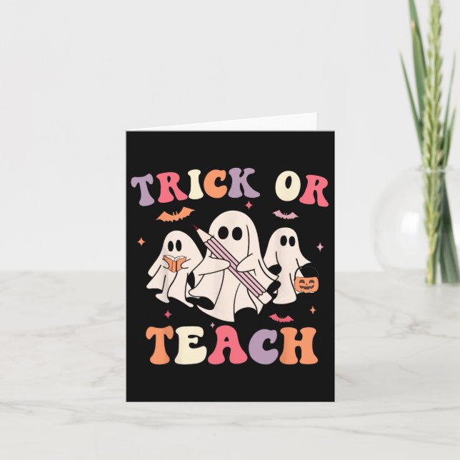 Cartão Docente De Groovy Halloween Trick Ou Teach Flor (Frente)