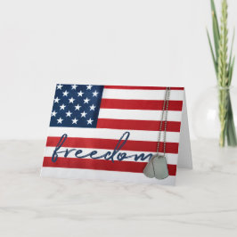 Cartão Dog tags militares na bandeira americana