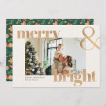 Cartão Elegante Dourada Tipografia Foto Feliz Natal<br><div class="desc">Feliz De Natal E Brilho</div>