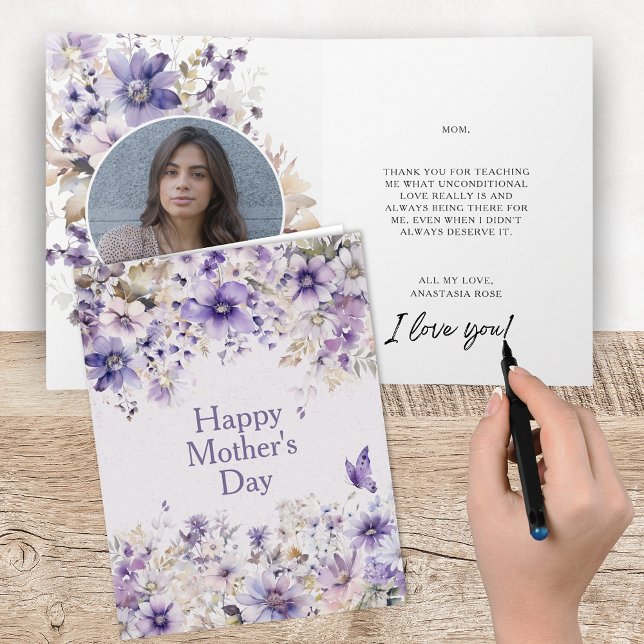 Cartão Elegante Purple Floral Happy Dia de as mães Keepsa (Elegant floral mother's day card with keepsake photo and modern sentimental personalized text)