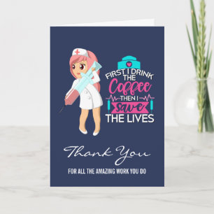 Cartão Enfermeira Engraçada Dizendo com Grande Agulha hip