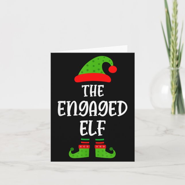 Cartão Engaged Elf Family Matching Christmas Engagement  (Frente)