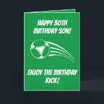 Cartão Engraçado Futebol Green Son aniversário de 30 anos<br><div class="desc">Engraçado aniversário de 30 anos de Futebol Verde, um design único feito para qualquer um que procura algo especial para o filho no seu aniversário. O design apresenta um gráfico de futebol engraçado na frente com texto personalizável que você pode personalizar, então, não hesite em personalizá-lo para fazer seu próprio...</div>