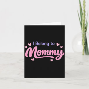 Cartão Engraçado pertence à mamãe cute baby berçário dia