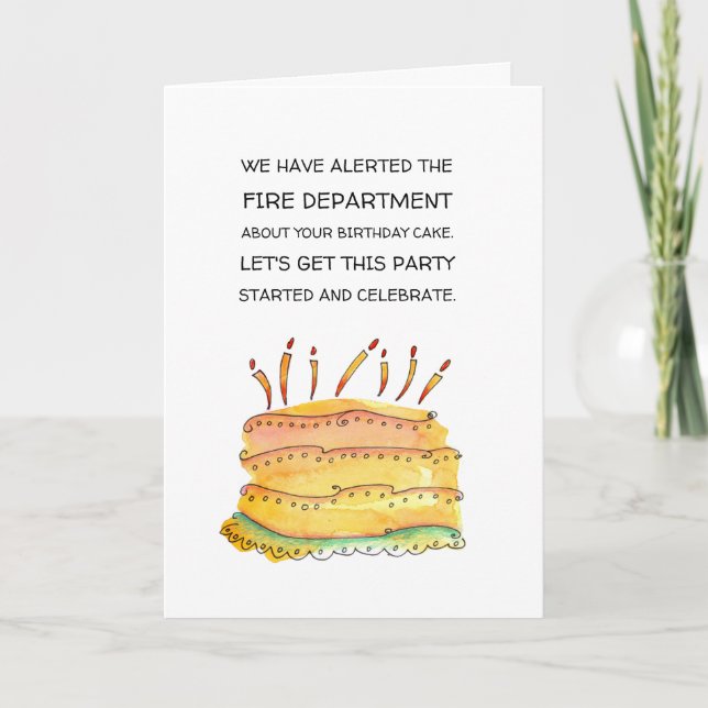 Cartão Engraçado ter velhas velas de aniversário e bolo (Frente)