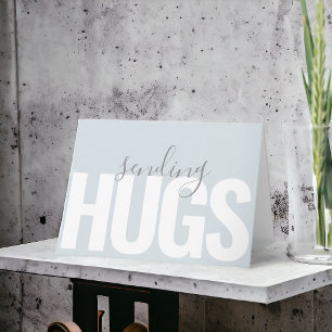 Cartão Enviando Abraços Modernos Pensando em Você