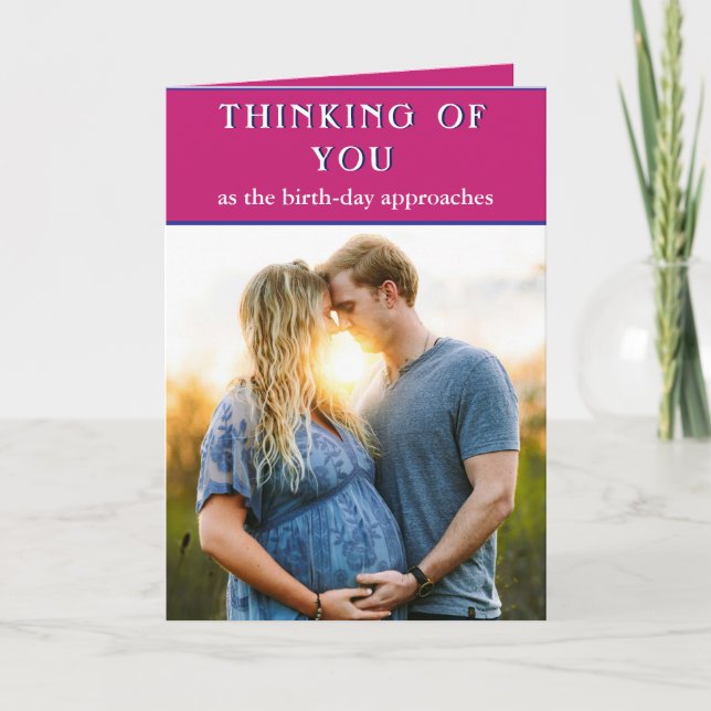 Cartão Esperando um bebê pensando em você. (Frente)