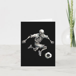 Cartão Esqueleto de futebol jogando futebol Halloween Crâ