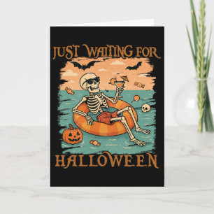 Cartão Esqueleto engraçado do Summerween flutuando em cor