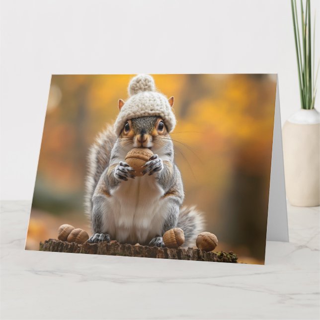 Cartão Esquilo no Knit Hat Holding Nut (Frente)