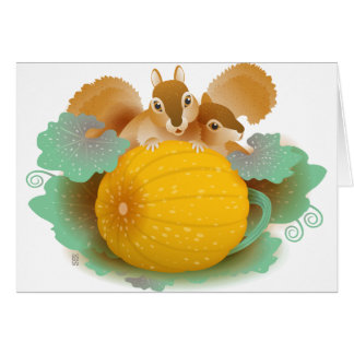 Cartão esquilos no remendo da abóbora