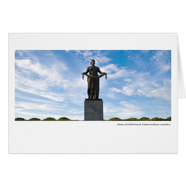 Cartão Estátua da pátria, cemitério de Piskariovskoye (Frente Horizontal)