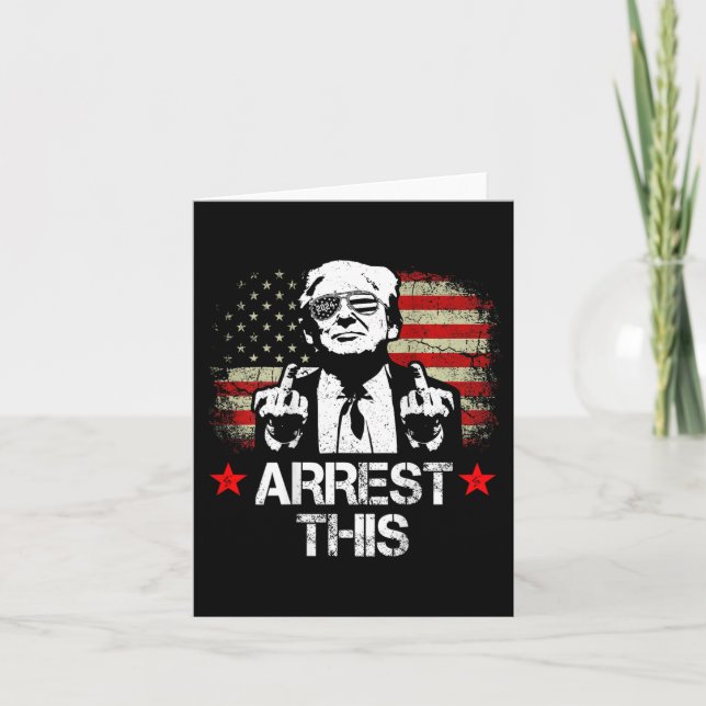 Cartão Este Trump no meio dos dedos Pro Trump 2024 (na pa (Frente)