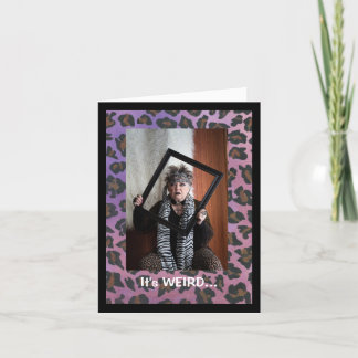 Cartão Estranho parecer com a mesma idade que a velha pla