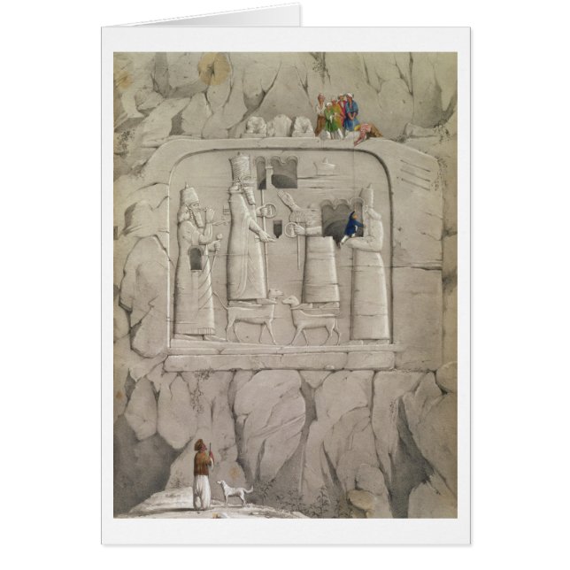 Cartão Examinando uma escultura Assyrian da rocha, 'de (Frente)