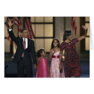 Cartão família de Barak Obama acena na última noite de