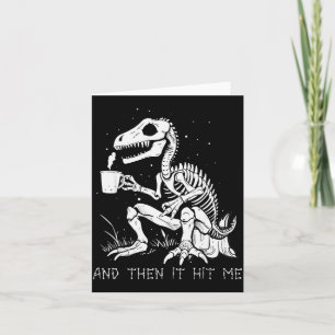 Cartão Fantasia de Esqueleto de Dinossauro Engraçado para