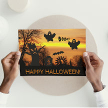 Fantasmas Assustadores e Morcegos na Noite de Hall