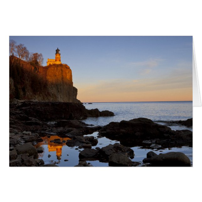 Cartão Farol Split Rock ao pôr do sol perto de Two (Frente Horizontal)