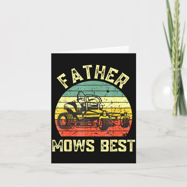 Cartão Father Mows Funny Fathers Day Dad Jokes Lawn Mowin (Frente)