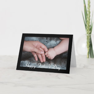 Cartão Fathers Day Baby Holding Daddys Hand Greeting Card
