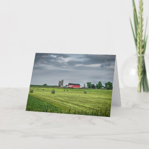 Cartão Fazendas Red Barn & Silo em Primavera
