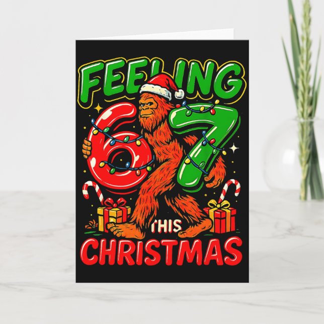 Cartão Feeling 67 This Christmas Funny Bigfoot  (Frente)