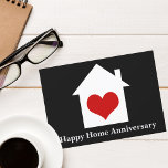 Cartão Feliz Aniversário do Lar Real Estate House Heart<br><div class="desc">Chic feliz em seu aniversário de casa cartões de acompanhamento para um corretor enviar para clientes passados. Os estabelecimentos de crédito e as empresas hipotecárias podem também utilizar estes cartões como um instrumento moderno de marketing para recordar aos clientes anteriores que podem estar prontos para refinanciar ou procurar uma nova...</div>