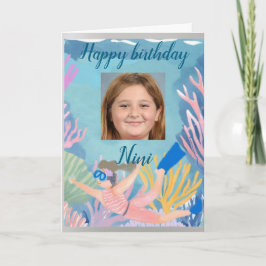 Cartão Feliz aniversário jovem garota que pratica snorkel