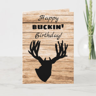 Cartão Feliz Buckin Birthday Hunting