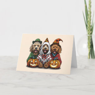 Cartão Feliz Cachorro de Goldendoodle de Halloween