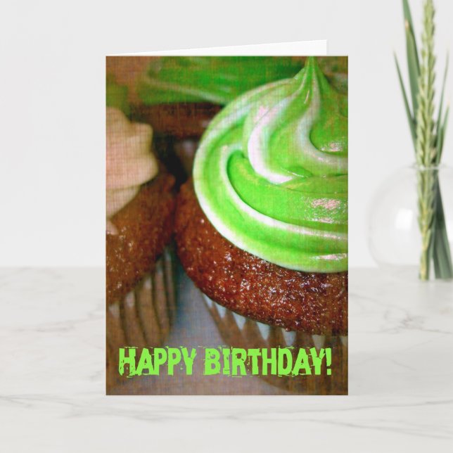 Cartão Feliz Cupcake Verde de Aniversário (Frente)