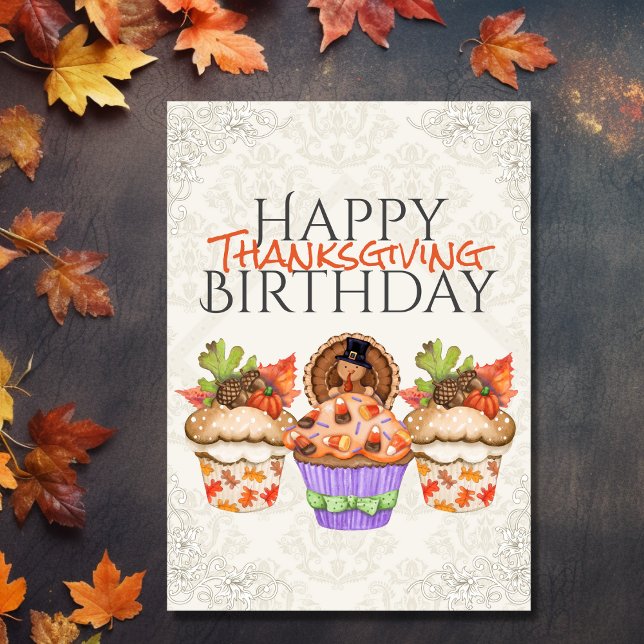 Cartão Feliz Dia de Ação de Graças aos Cupcakes Feriados (Front - Cute Holiday Cupcakes Happy Thanksgiving Birthday Card)