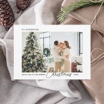 Cartão Feliz Natal de Férias com Script<br><div class="desc">O cartão de Natal minimalista apresenta o Natal em guião chique e foto.</div>
