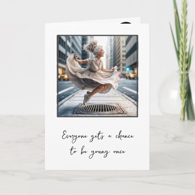 Cartão Feliz Velhinha Por Um Aniversário (Frente)