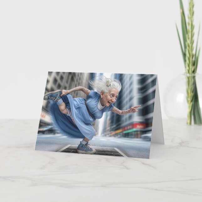 Cartão Feliz Velho Dançando Em Um Salão De Rua (Frente)