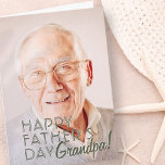 Cartão Feliz vovô Dia de os pais! Saudação Simples Modern<br><div class="desc">Essa design simples e moderna é composta por tipografia de serifa. "Feliz Dia de os pais,  vovô" em tipografia moderna e simples. Esta é uma carta de boas-vindas perfeita para seu avô,  avô,  avô,  avô,  lolo no dia de os pais.</div>