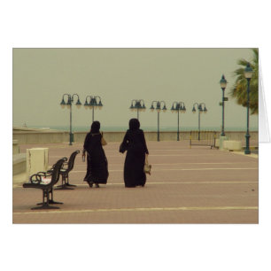 Cartão Fêmeas comprando no Kuwait